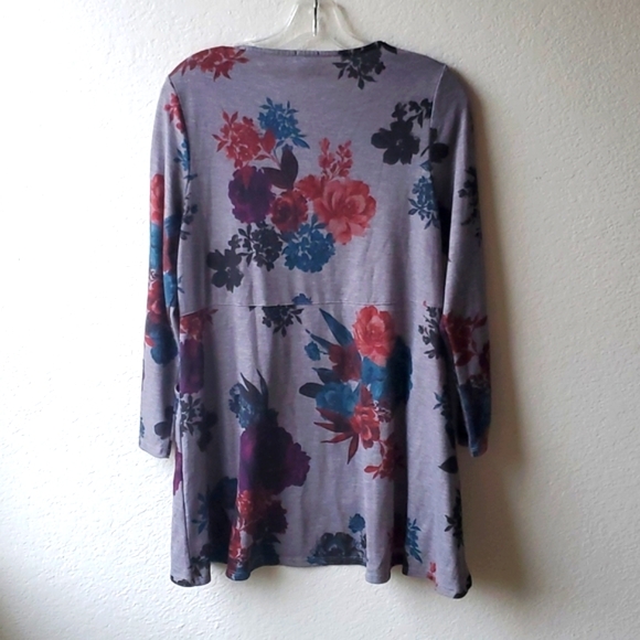 Chico's Women's Tunic Top Multicolor Gray Rose Button Sleeve Crew Pocket Size OP - Picture 4 of 8